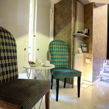 Guest house Leone D'autore - Chiaia Naples