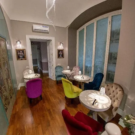 Leone D'autore - Chiaia Guest house