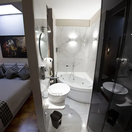 Πανσιόν Leone D'autore - Chiaia