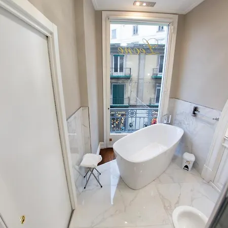 Πανσιόν Leone D'autore - Chiaia 4*