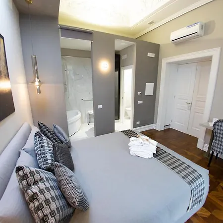 Leone D'autore - Chiaia Guest house Naples