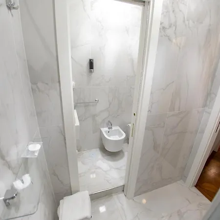 Leone D'autore - Chiaia 4* Νάπολη