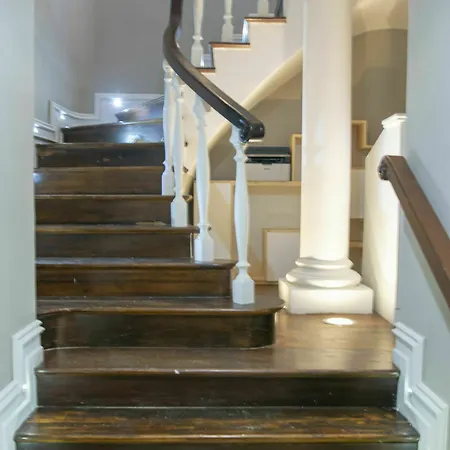 Guest house Leone D'autore - Chiaia Naples
