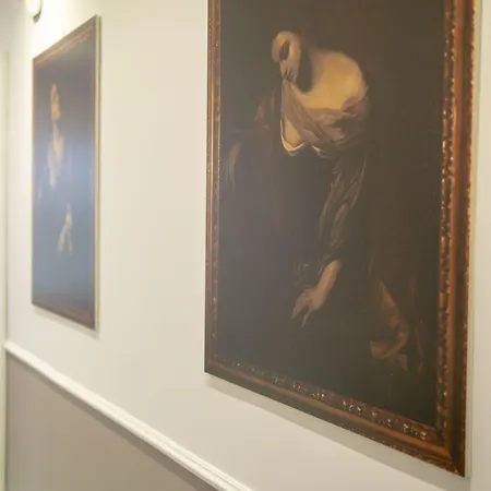 Leone D'autore - Chiaia 4* Naples