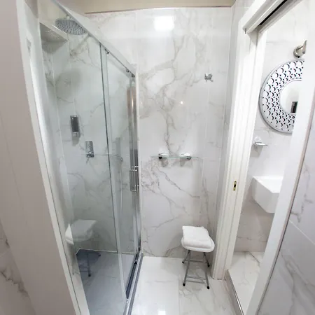 Leone D'autore - Chiaia